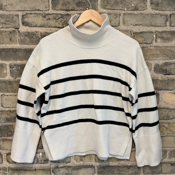 Banana Republic wool and cotton striped sweater - Picture 1 of 7